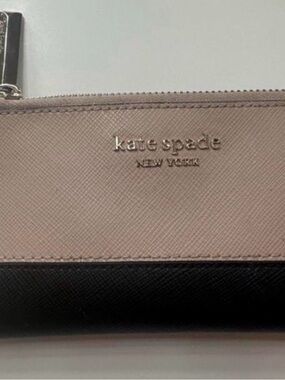 kate spade Two-Tone Zip Wallet in Blush and Black
